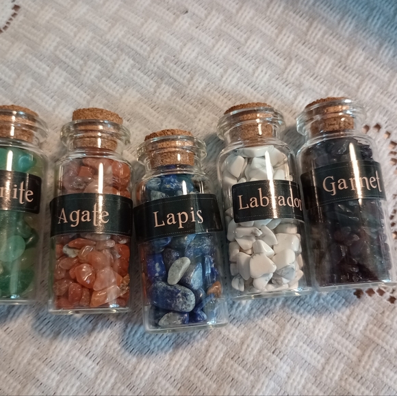 Set of 6 crystal mini jars with cork lids. - Picture 7 of 8